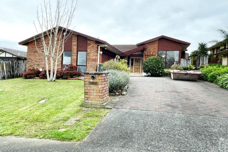 Photo of property in 5 Kookaburra Place, Botany Downs, Auckland, 2010