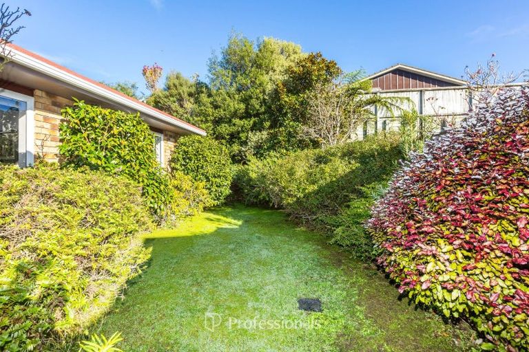 Photo of property in 10 Mcewen Crescent, Riverstone Terraces, Upper Hutt, 5018