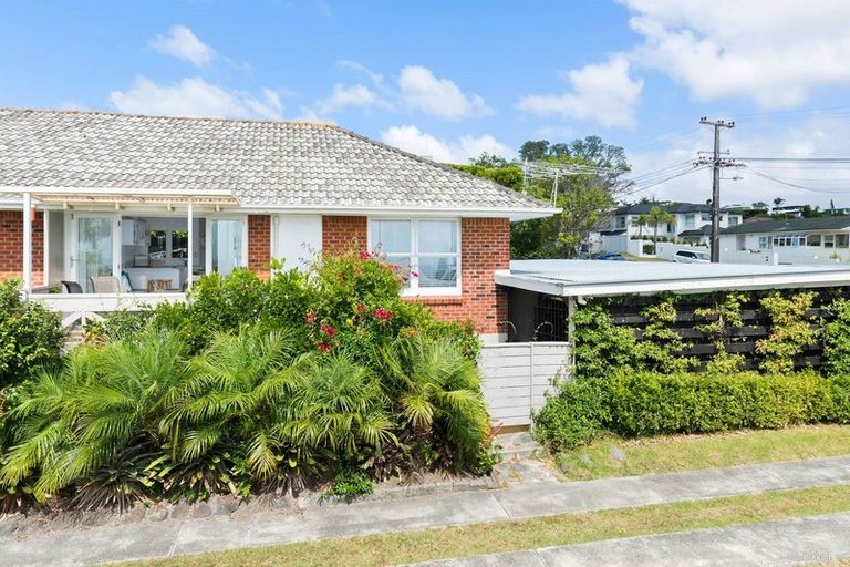 Photo of property in 1/73 Castor Bay Road, Castor Bay, Auckland, 0620
