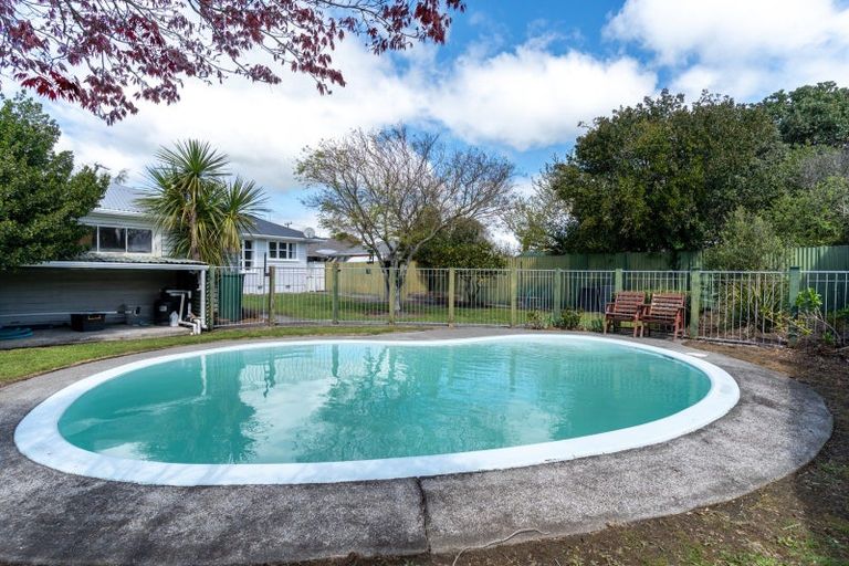 Photo of property in 9 Armstrong Avenue, Carterton, 5713