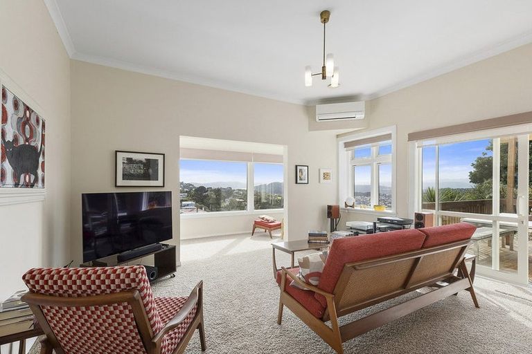 Photo of property in 43 Farnham Street, Mornington, Wellington, 6021