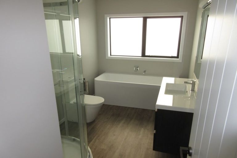 Photo of property in 4 Yorkshire Close, Whitby, Porirua, 5024