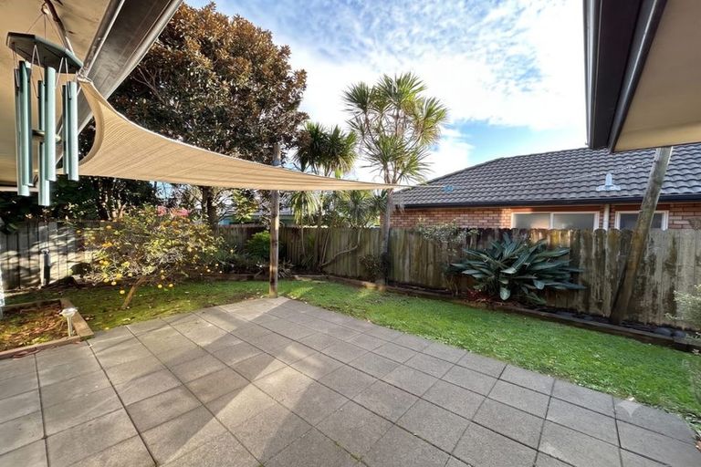 Photo of property in 21 Caltra Place, East Tamaki, Auckland, 2016