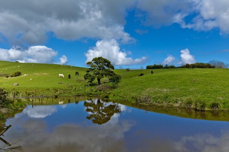 Photo of property in 905 Old North Road, Waimauku, 0882