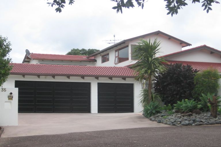 Photo of property in 37 James Evans Drive, Northcote, Auckland, 0627