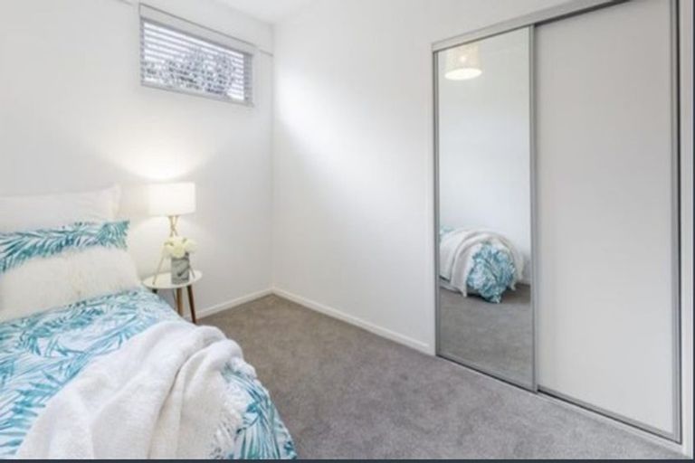 Photo of property in 4/24 Dawnhaven Drive, Te Atatu Peninsula, Auckland, 0610