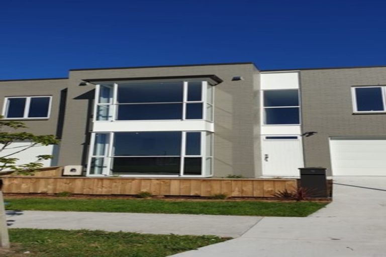 Photo of property in 9 Aeronautic Road, Takanini, 2112