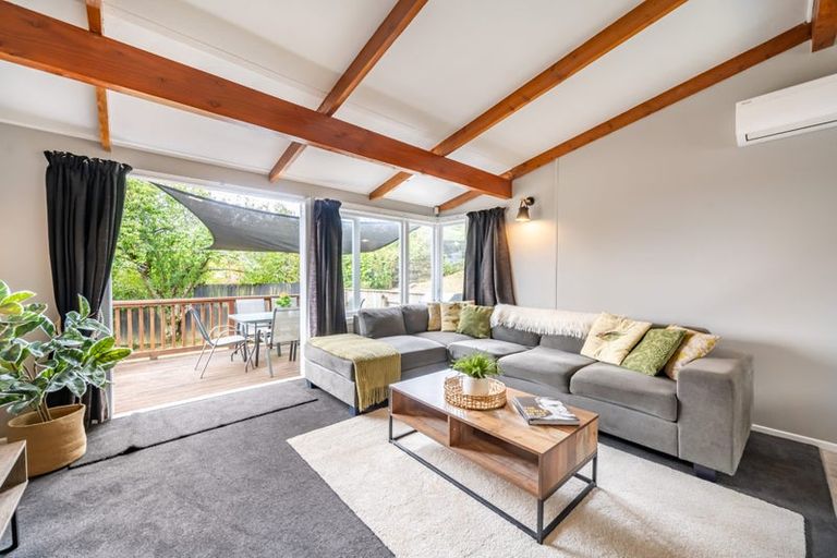 Photo of property in 11a Norana Road, Maoribank, Upper Hutt, 5018