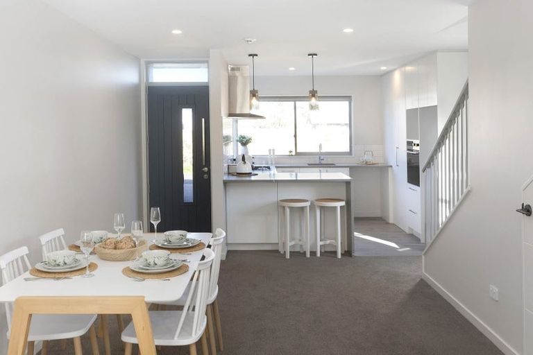 Photo of property in 15 Kakapo Lane, Redwood, Christchurch, 8051