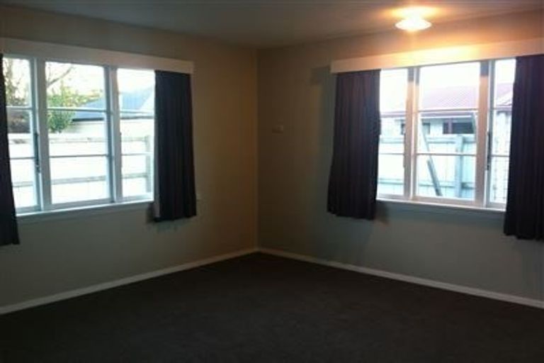 Photo of property in 132 Yaldhurst Road, Sockburn, Christchurch, 8042