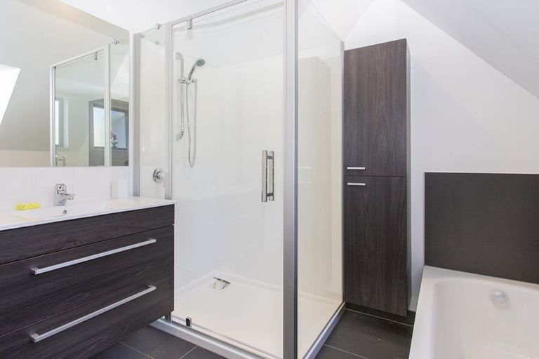 Photo of property in Cornwall Gardens, 2/27 Cornwall Street, St Albans, Christchurch, 8014