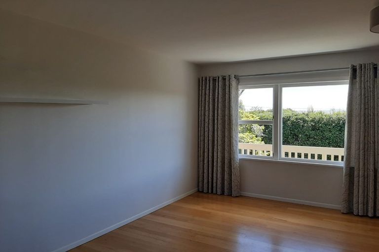 Photo of property in 2/48a Northboro Road, Belmont, Auckland, 0622