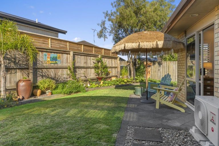 Photo of property in 29 Mcleod Place, Papamoa Beach, Papamoa, 3118