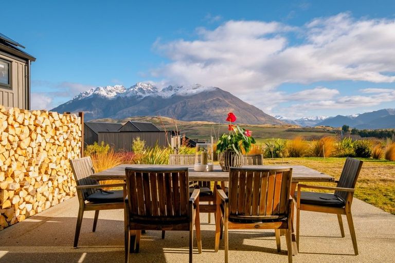 Photo of property in 4 Wanderer Lane, Jacks Point, Queenstown, 9371