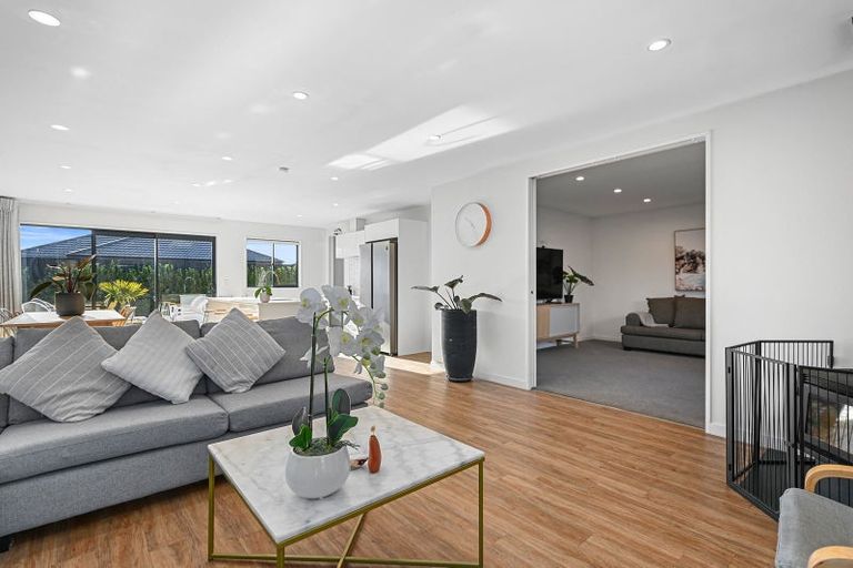 Photo of property in 32 Whincops Road, Halswell, Christchurch, 8025