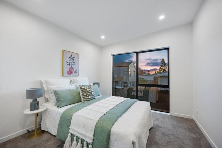 Photo of property in 41b Sunnynook Road, Forrest Hill, Auckland, 0620