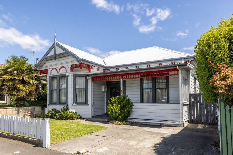 Photo of property in 65 Wellesley Road, Napier South, Napier, 4110