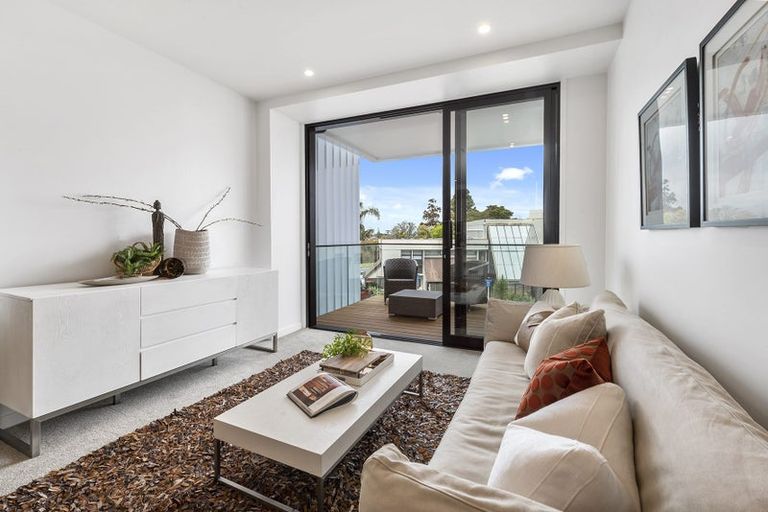 Photo of property in 104/8a Lake Pupuke Drive, Takapuna, Auckland, 0622