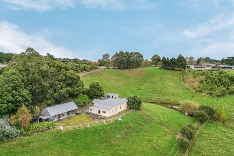 Photo of property in 100 Halcombe Road, Feilding, 4775