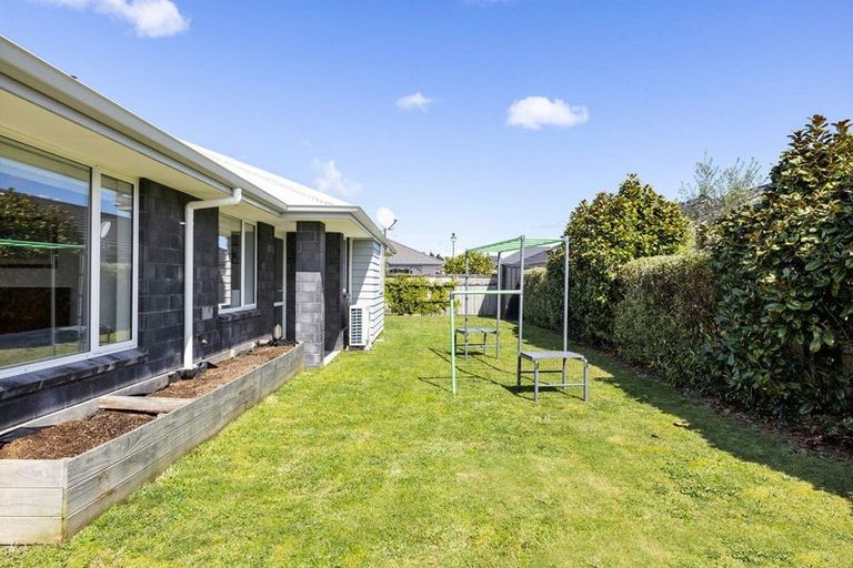 Photo of property in 81 Jarrett Terrace, Leamington, Cambridge, 3432