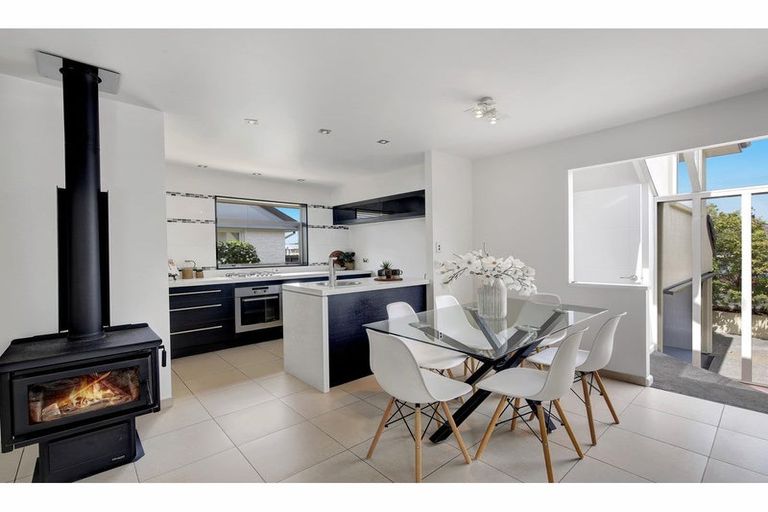 Photo of property in 56 Greendale Avenue, Avonhead, Christchurch, 8042