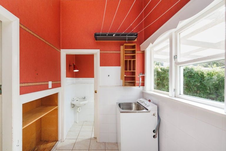 Photo of property in 27 Saint Albans Avenue, Hokowhitu, Palmerston North, 4410