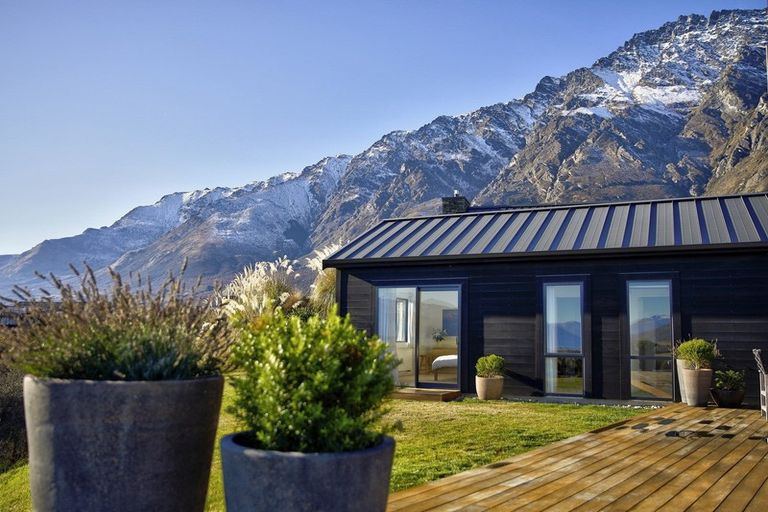 Photo of property in 7 Rabbiters Drive, Jacks Point, Queenstown, 9371