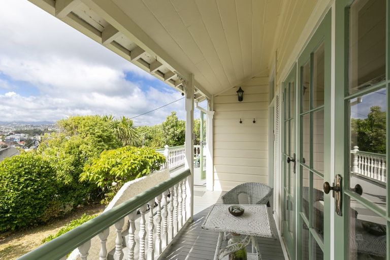 Photo of property in 42 Crawford Road, Kilbirnie, Wellington, 6022