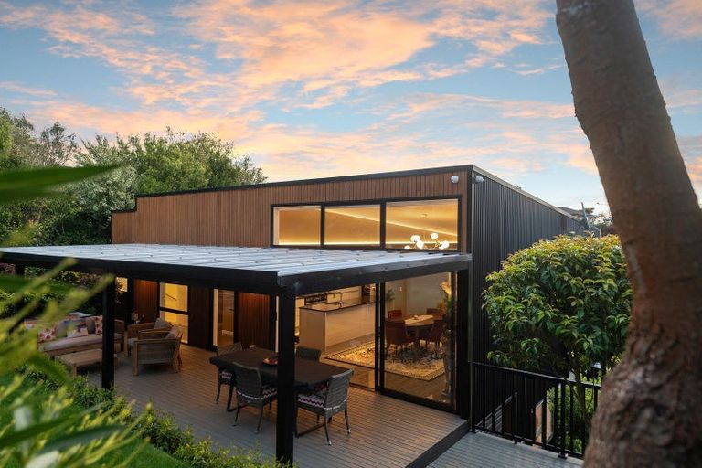 Photo of property in 11 Janice Place, Mount Pleasant, Christchurch, 8081