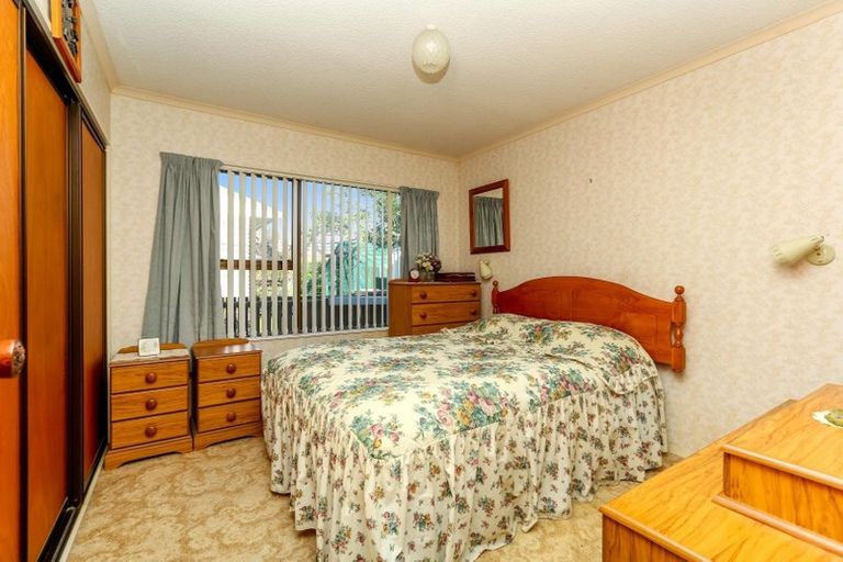 Photo of property in 1 Nursery Place, Westown, New Plymouth, 4310