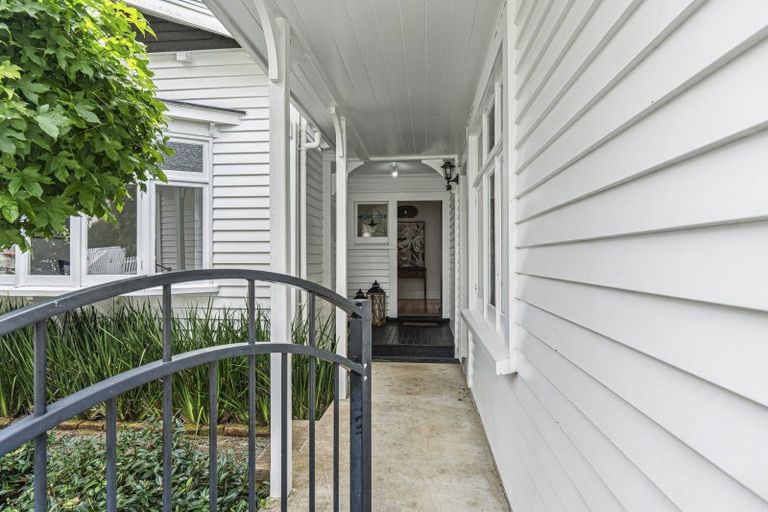 Photo of property in 87 Pendarves Street, New Plymouth, 4310