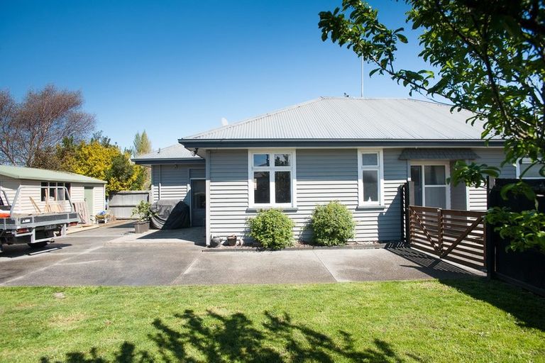 Photo of property in 16 Lincoln Road, Hillmorton, Christchurch, 8024