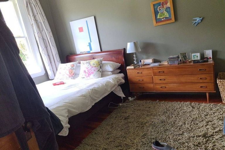 Photo of property in 24 Lincoln Street, Brooklyn, Wellington, 6021