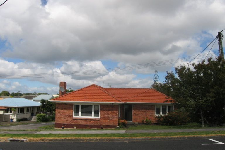 Photo of property in 2/10 Belmont Terrace, Milford, Auckland, 0620