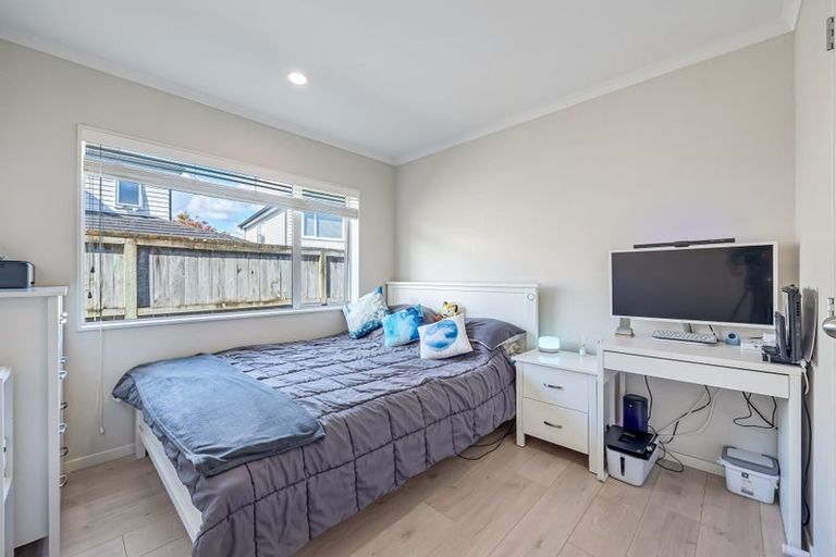 Photo of property in 10 Reno Way, Flat Bush, Auckland, 2016