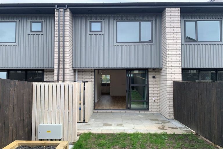 Photo of property in 35 Peihana Road, Hobsonville, Auckland, 0616