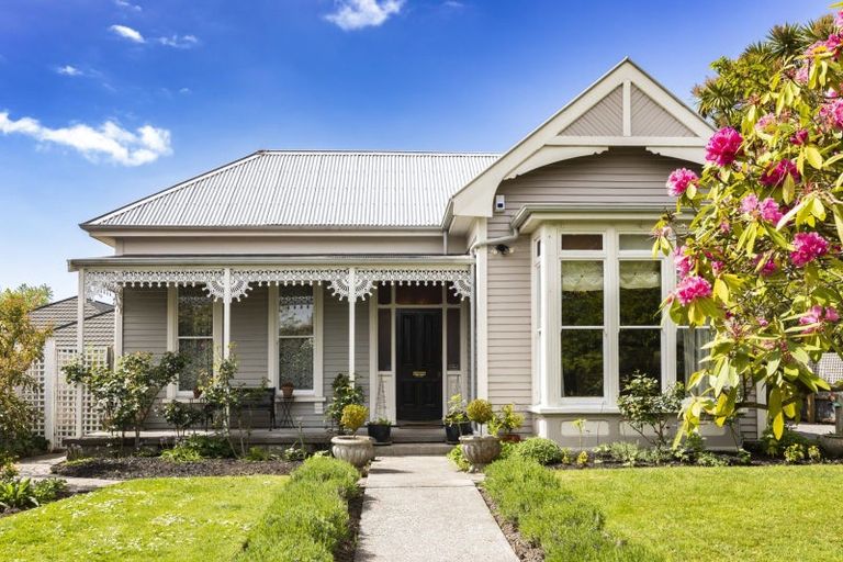 Photo of property in 86 Colombo Street, Beckenham, Christchurch, 8023