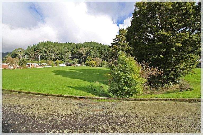 Photo of property in 3 Hay Street, Shannon, Palmerston North, 4474