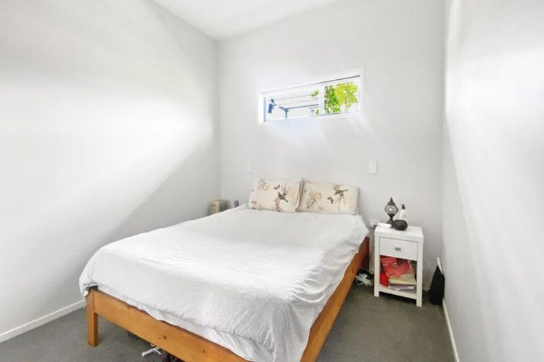 Photo of property in 15 Whakarato Way, Takanini, 2112