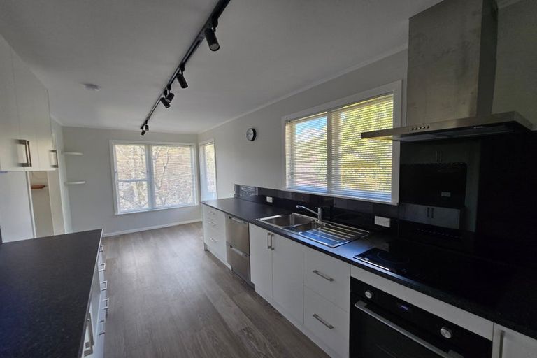Photo of property in 53 Norana Road, Timberlea, Upper Hutt, 5018