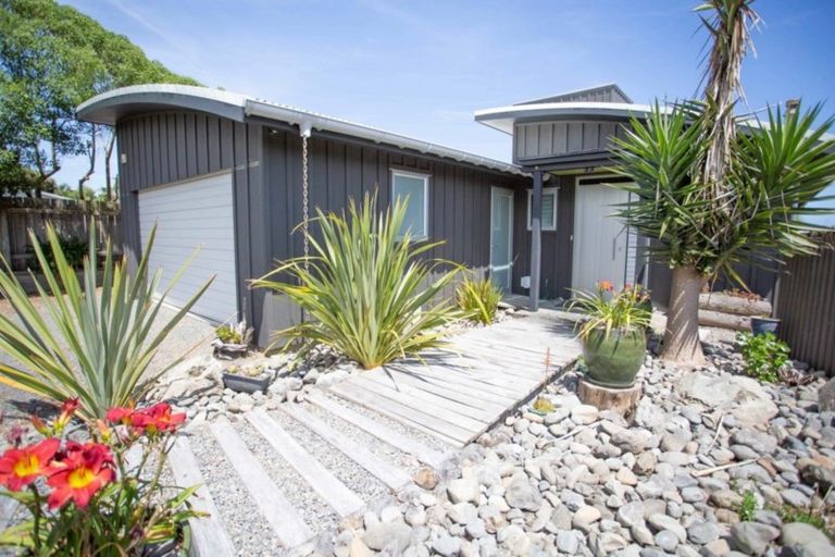 Photo of property in 13 Rodney Avenue, Te Horo Beach, Otaki, 5581