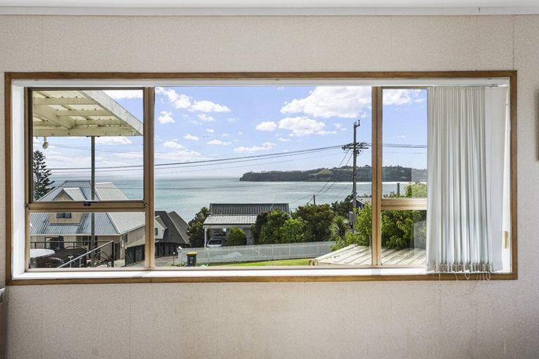 Photo of property in 2 Melandra Road, Stanmore Bay, Whangaparaoa, 0932
