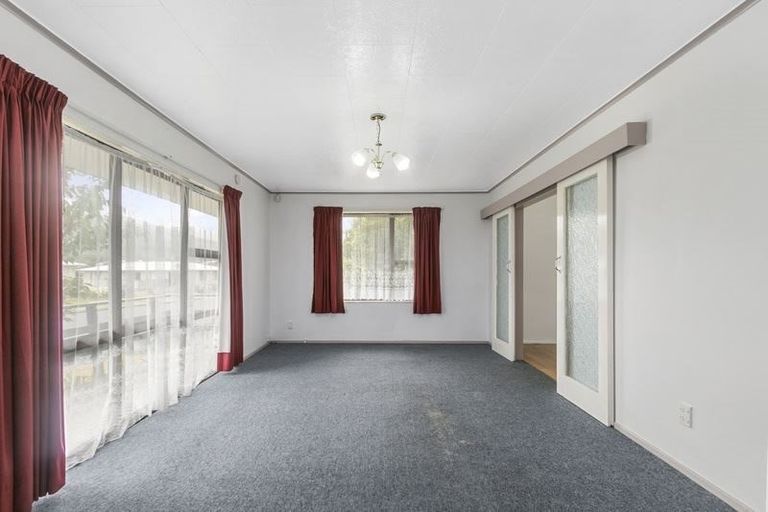 Photo of property in 353 Wellington Road, Wainuiomata, Lower Hutt, 5014