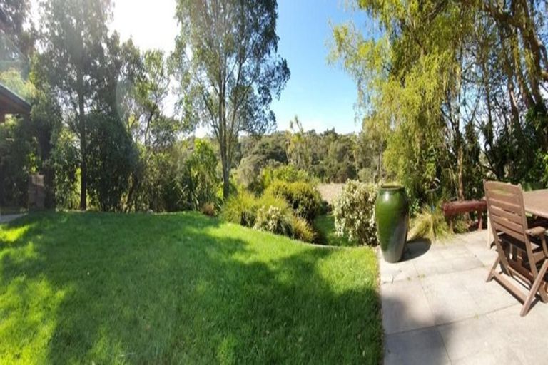 Photo of property in 22 Learmonth Avenue, Birkenhead, Auckland, 0626