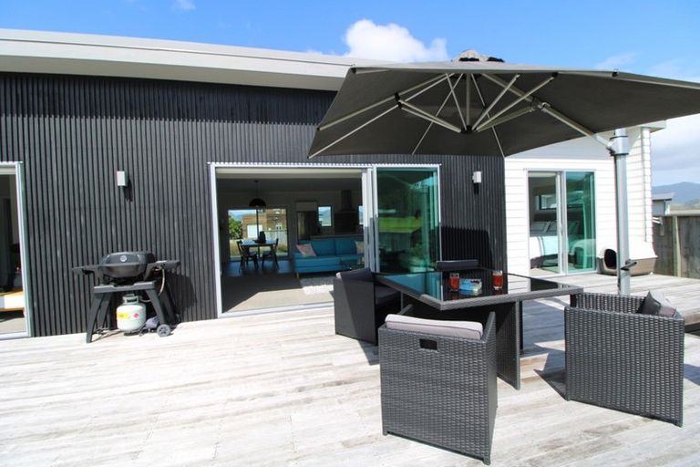 Photo of property in 136 Kelly Jade Avenue, Matarangi, Whitianga, 3592