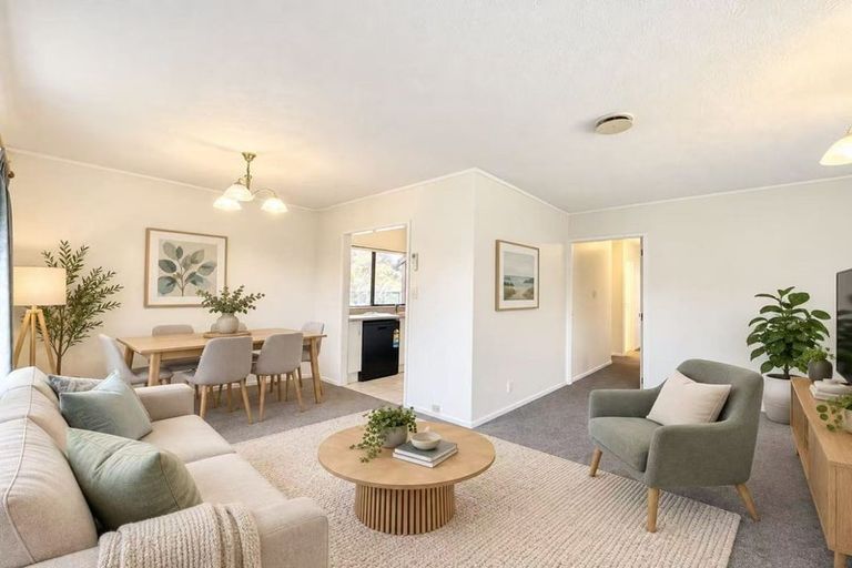 Photo of property in 1/17 Orchid Place, Te Atatu South, Auckland, 0610