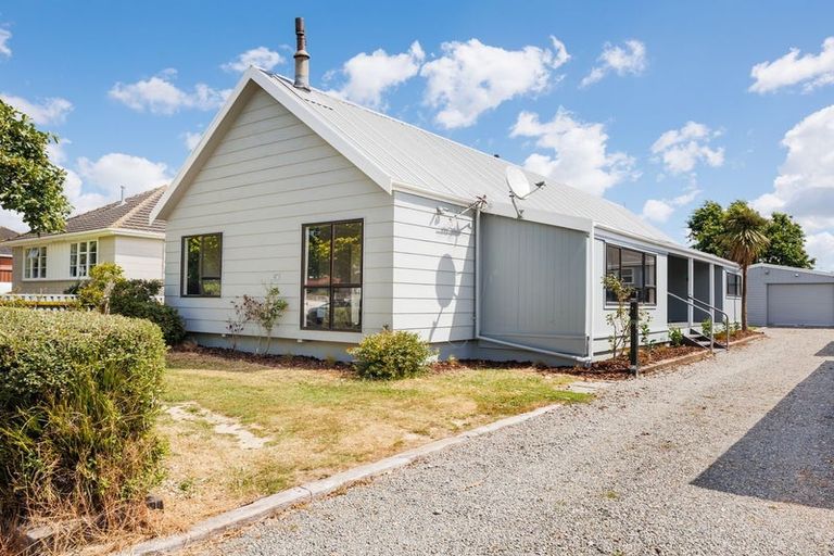 Photo of property in 4 Ngarimu Street, Roslyn, Palmerston North, 4414