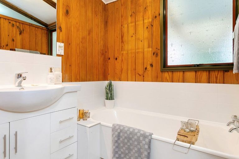 Photo of property in 66 Shakespeare Street, Leamington, Cambridge, 3432