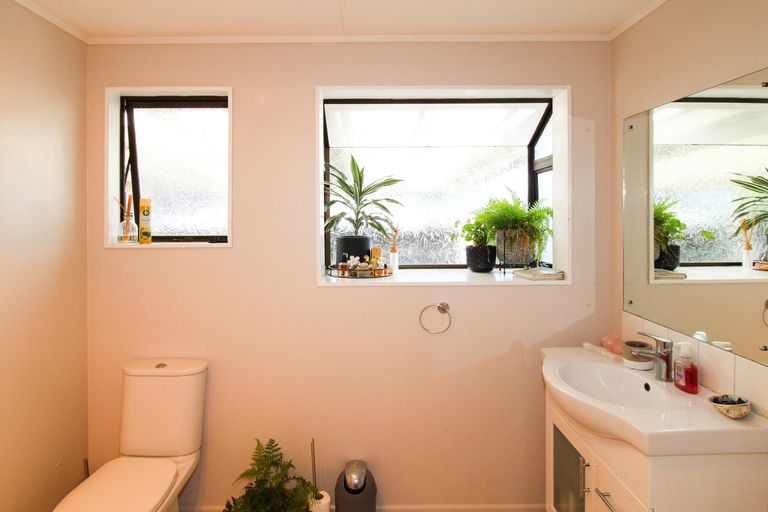 Photo of property in 28 King Street, Carterton, 5713