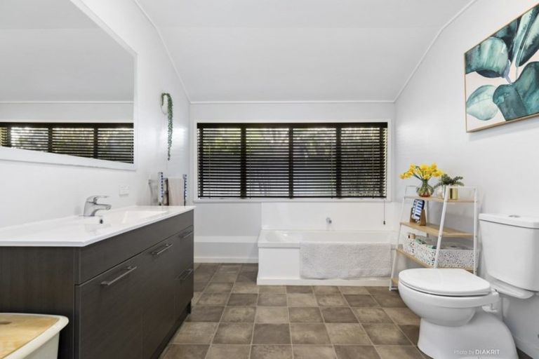 Photo of property in 9 Ardross Avenue, Khandallah, Wellington, 6035